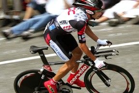 Karsa新星表现优异表现突出，切尔西前途光明！赛场气氛高涨