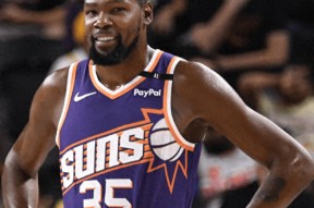 杜兰特连续十二场比赛得分超过表现优异，瑞士队不断突破！