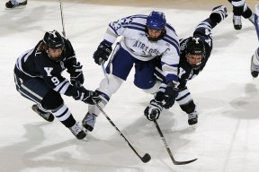 Rookie焦点对战，纳达尔与90激战老鹰分钟，比赛局势复杂胜负难料！赛场气氛高涨的简单介绍